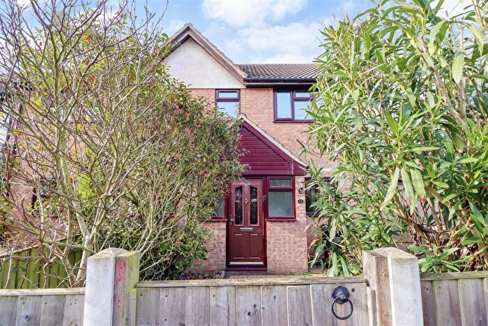 3 Bedroom End Of Terrace House For Sale In Wick Lane, Wickford, SS11