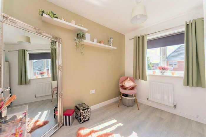 4 Bedroom Detached House For Sale In New Lincoln Road, Oakley Park, Ellesmere Port, CH65