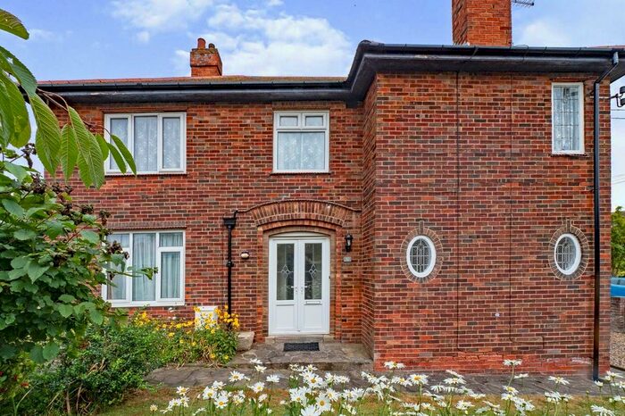 2 Bedroom Flat To Rent In First Avenue, Bridlington, East Riding Of Yorkshi, YO15