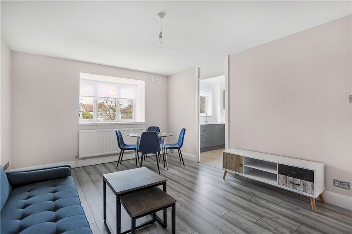 2 Bedroom Flat To Rent In Cambridge Gardens, London, N10