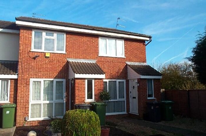 2 Bedroom Property To Rent In Meryfield Close, Borehamwood, WD6