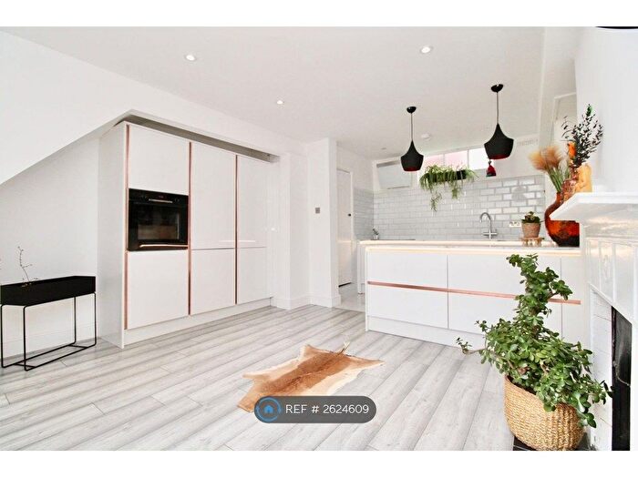 3 Bedroom Terraced House To Rent In Northgate Street, Colchester, CO1