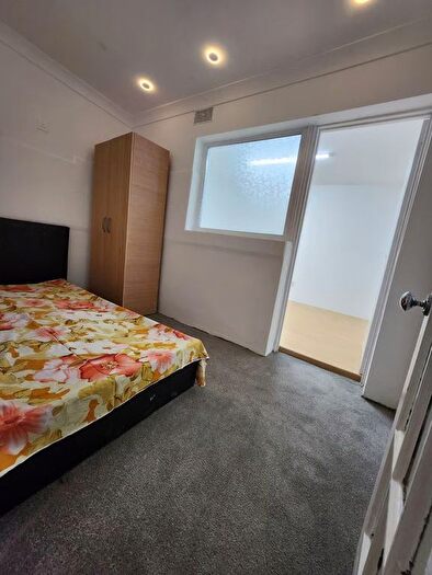 2 Bedroom Flat To Rent In Vicarage Lane, London, E15