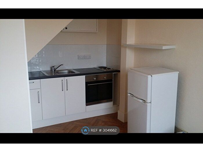 1 Bedroom Flat To Rent In Upton Road, Torquay, TQ1