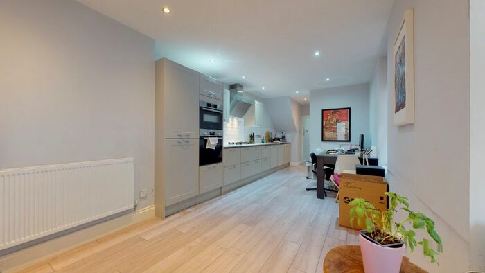 2 Bedroom Flat To Rent In Southwell Road, London, SE5