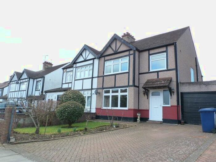 3 Bedroom Semi-Detached House To Rent In Delamere Gardens, London, NW7