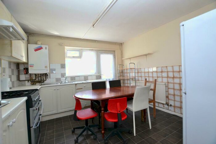 5 Bedroom Terraced House To Rent In Old Montague Street, Whitechapel, London, E1