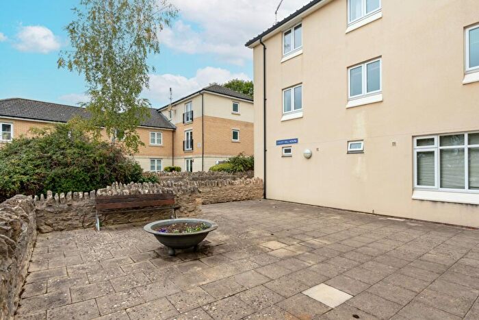 2 Bedroom Apartment To Rent In Moorland Close, Witney, OX28