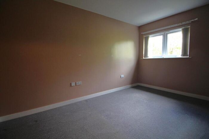 2 Bedroom Flat For Sale In Altrincham Road, Manchester, M22