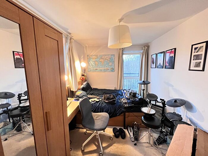 2 Bedroom Apartment To Rent In Russet Drive, St Albans, AL4