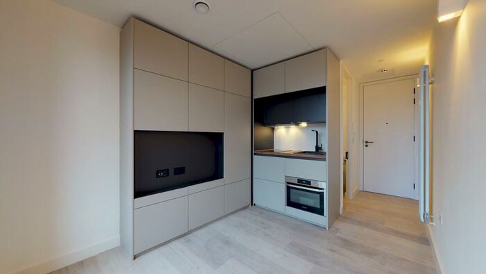 Studio To Rent In George Street, LU1