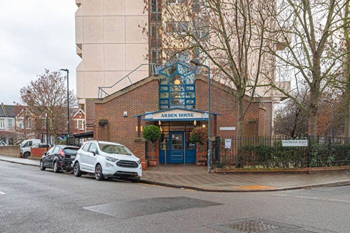 2 Bedroom Flat For Sale In Grantham Road, Brixton, London, SW9