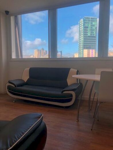 10 Bedroom Flat To Rent In London Road, Sheffield, S2