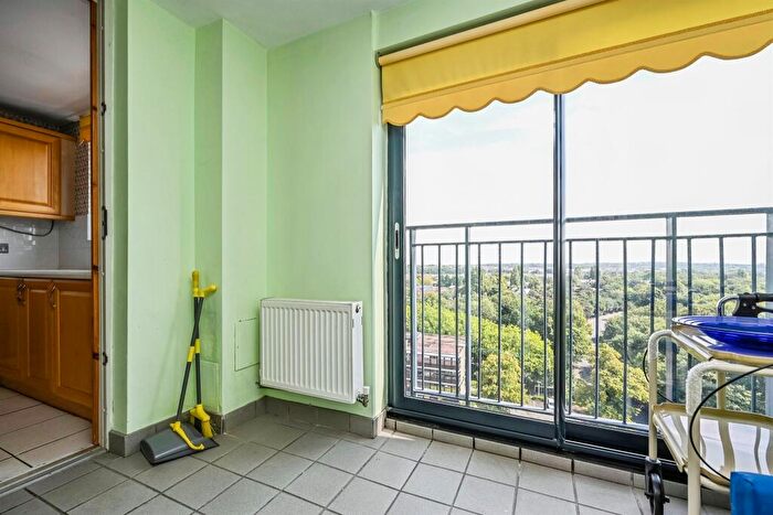 3 Bedroom Flat For Sale In Croxteth Drive, Liverpool, L17