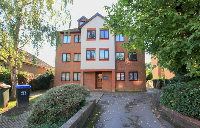 1 Bedroom Flat To Rent In Woodcote Road, Wallington, SM6