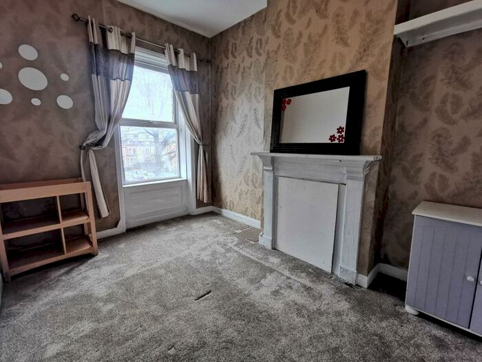 1 Bedroom Apartment To Rent In Church Street, Bradford, BD8