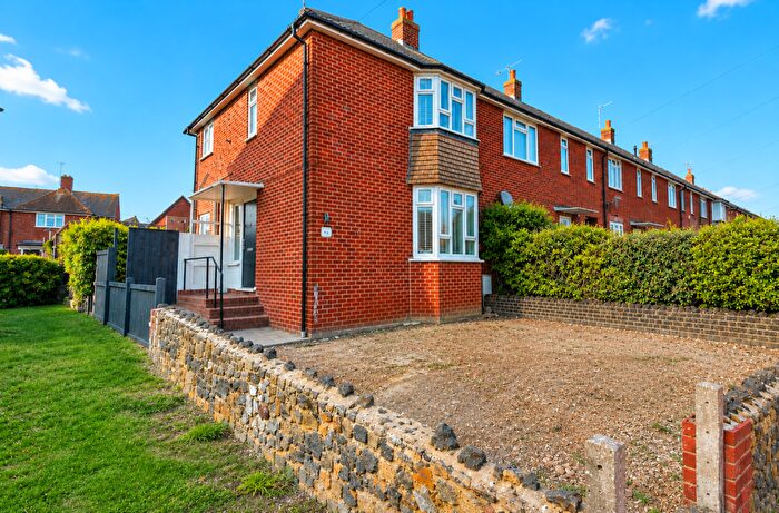 2 Bedroom End Of Terrace House For Sale In Kingston Avenue, Margate, CT9