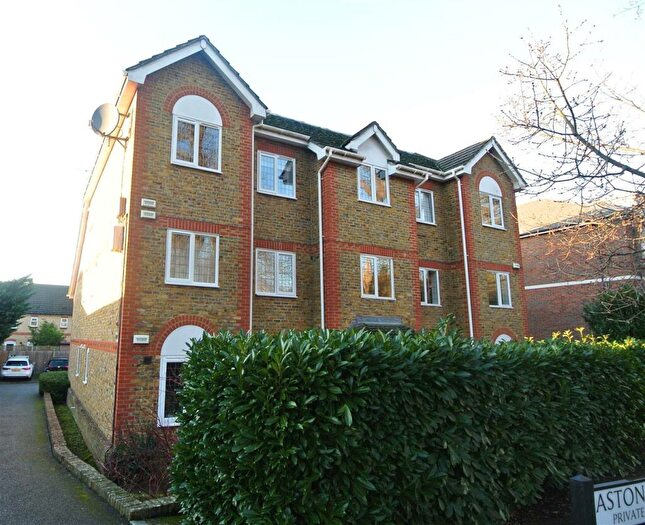 2 Bedroom Apartment To Rent In Weybridge, KT13