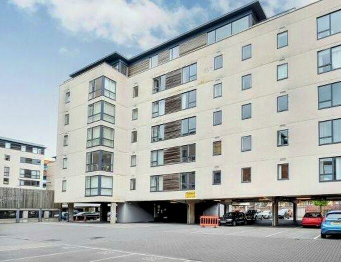 2 Bedroom Flat To Rent In Electra House, CF10