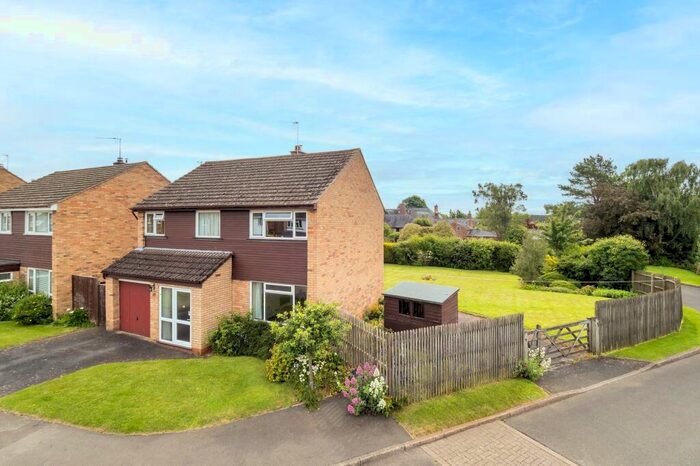 4 Bedroom Detached House For Sale In Four Bed House With Planning For A Separate Detached Dwelling, CV37