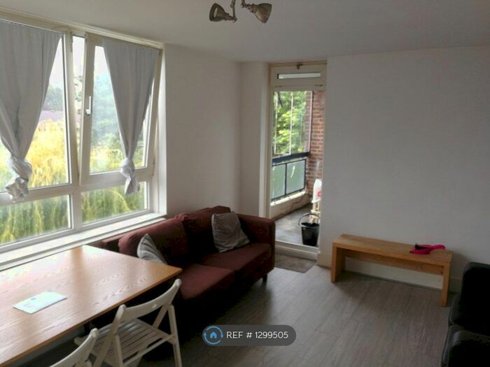 5 Bedroom Maisonette To Rent In Regents Court, London E8