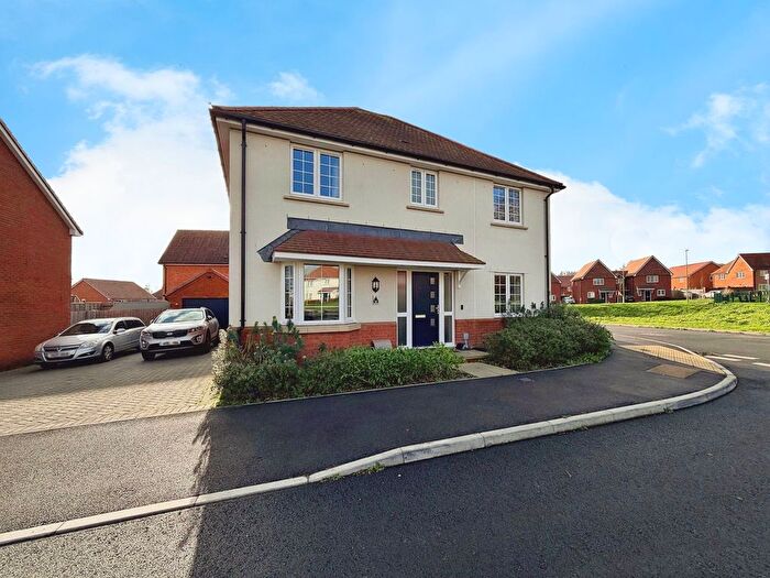 4 Bedroom Detached House For Sale In Woodway Road, Calmore, SO40