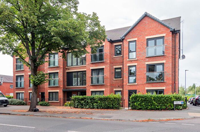 2 Bedroom Apartment For Sale In Stretford Road, Urmston, Manchester, M41