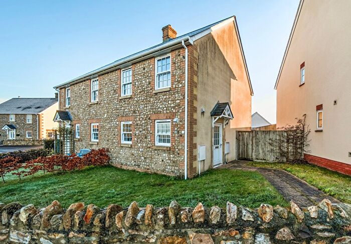 2 Bedroom Semi-detached House For Sale In Sellicks Green, Taunton, TA3