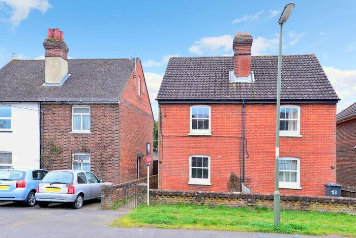 3 Bedroom Semi-Detached House To Rent In Chapel Lane, Milford, GU8