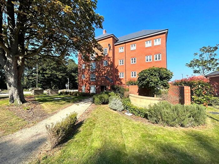 2 Bedroom Flat To Rent In Charteris Close, Wellesley, Aldershot, Hampshire, GU11