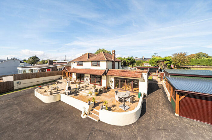 4 Bedroom Equestrian Facility For Sale In Roman Road, Bleadon, Weston-super-Mare, Somerset, BS24