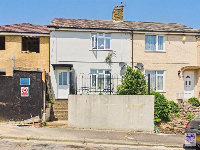 3 Bedroom Terraced House For Sale In Berber Road, Strood, ME2
