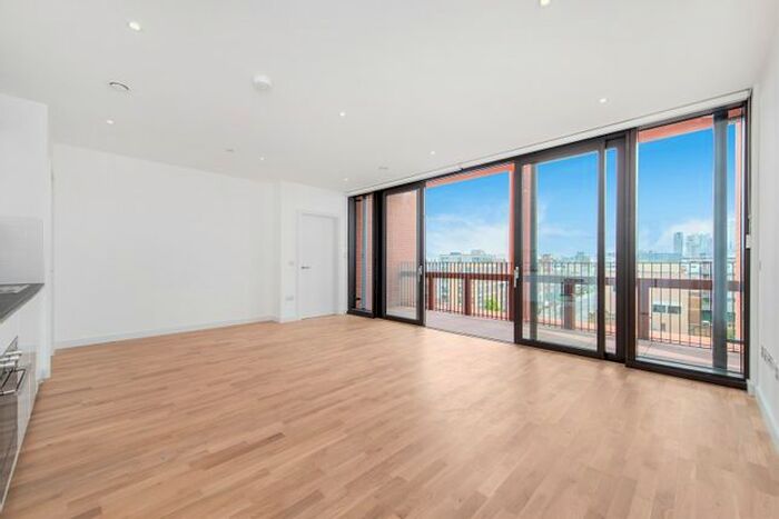 2 Bedroom Flat To Rent In Kingsland Road, London, E8