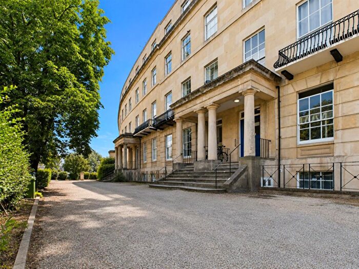 1 Bedroom Flat To Rent In Lansdown Crescent, GL50