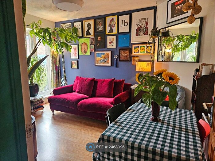 2 Bedroom Flat To Rent In Selby Road, London, SE20