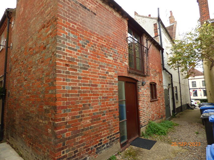 1 Bedroom Maisonette To Rent In Market Place, Bungay, NR35