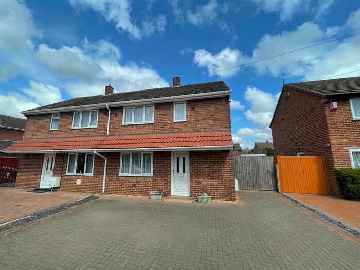 2 Bedroom Semi-Detached House For Sale In Allen Road, Coningsby, Lincoln, LN4