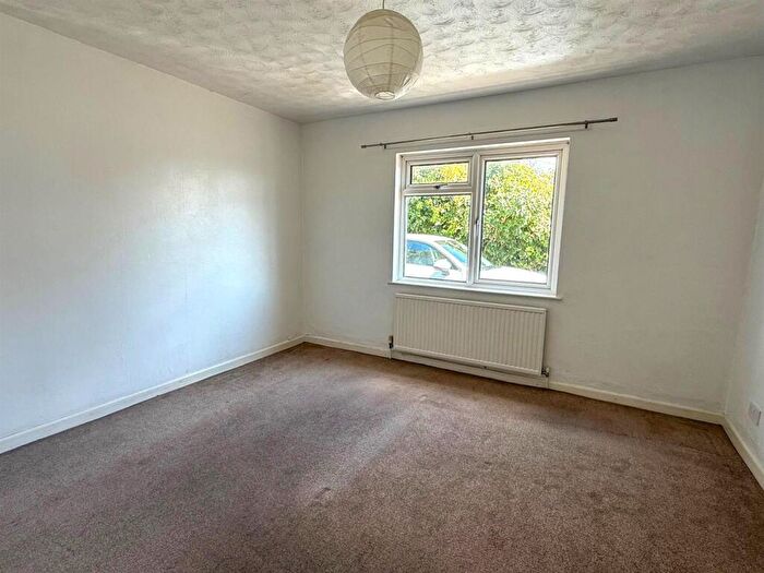 2 Bedroom Detached Bungalow To Rent In Higher Park Road, Braunton, EX33
