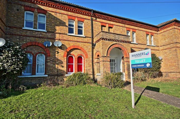 1 Bedroom Flat To Rent In Raglan Road, Knaphill, Woking, GU21