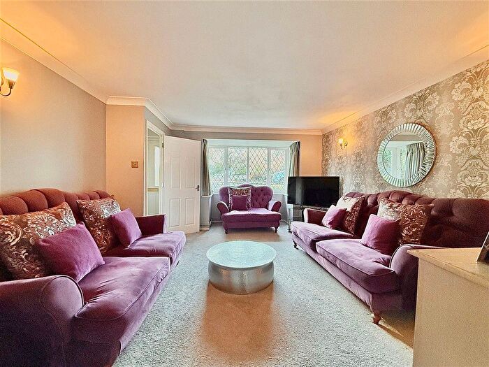 4 Bedroom Detached House For Sale In The Russets, Meopham, Kent, DA13