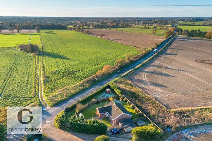 3 Bedroom Detached Bungalow For Sale In Beccles Road, Bradwell, NR31