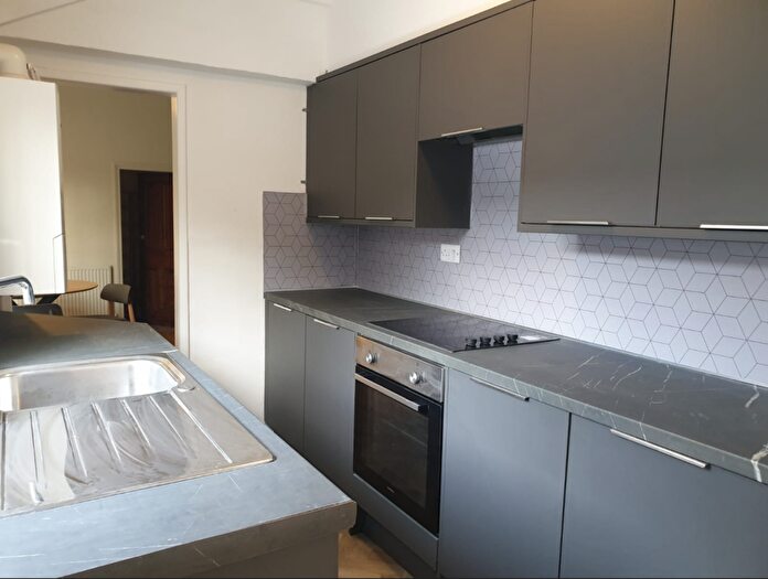 4 Bedroom Terraced House To Rent In Spare Rooms Available At, LN5