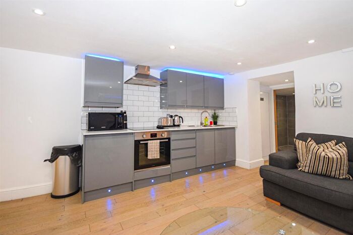 1 Bedroom Flat For Sale In Egremont Place, Brighton, East Sussex, BN2