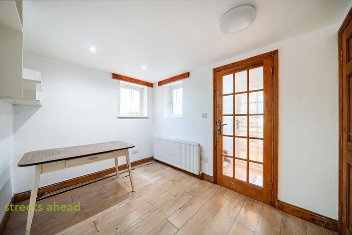 1 Bedroom Flat To Rent In Coombe Road, Croydon, CR0