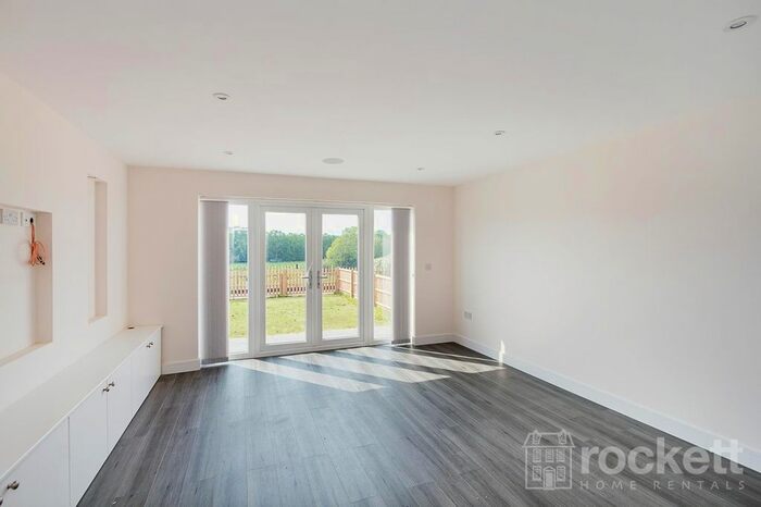 3 Bedroom End Of Terrace House To Rent In Hanford Terrace, Stone Road, Stoke On Trent, Staffordshire, ST4