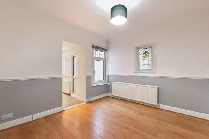 2 Bedroom Semi-Detached House For Sale In Clarence Crescent, Sidcup, DA14