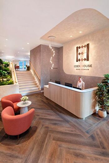 1 Bedroom Flat To Rent In Halcyon House, Queens Cross, London, E16