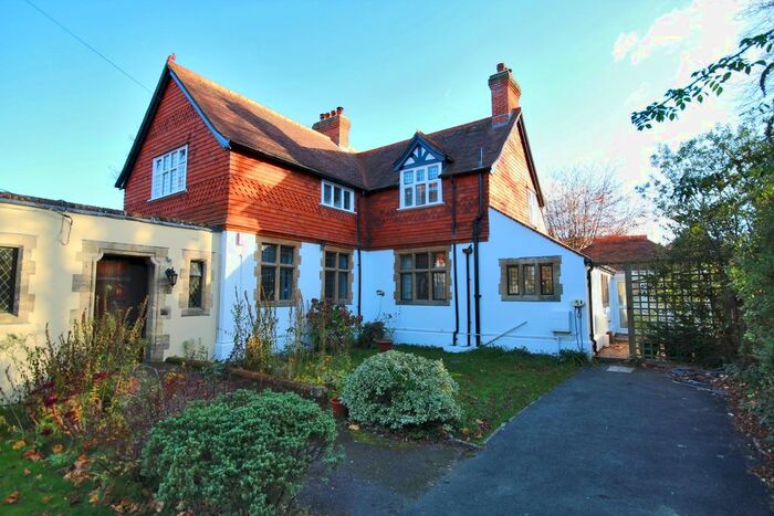 3 Bedroom Semi-Detached House To Rent In Lyndhurst, Hampshire SO43