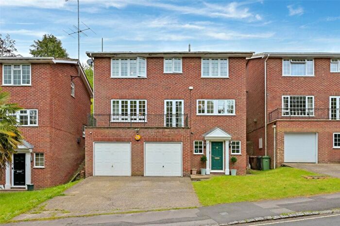 4 Bedroom Detached House To Rent In Deanfield Road, Henley-on-Thames, Oxfordshire, RG9