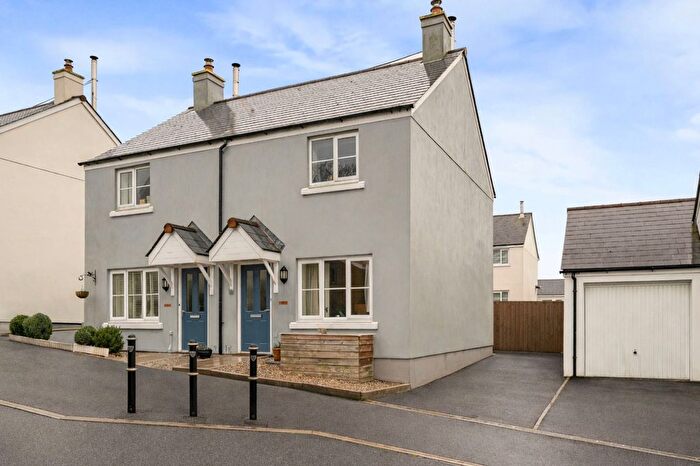 2 Bedroom Semi Detached House For Sale In Roseworthy Road, Shortlanesend, TR4